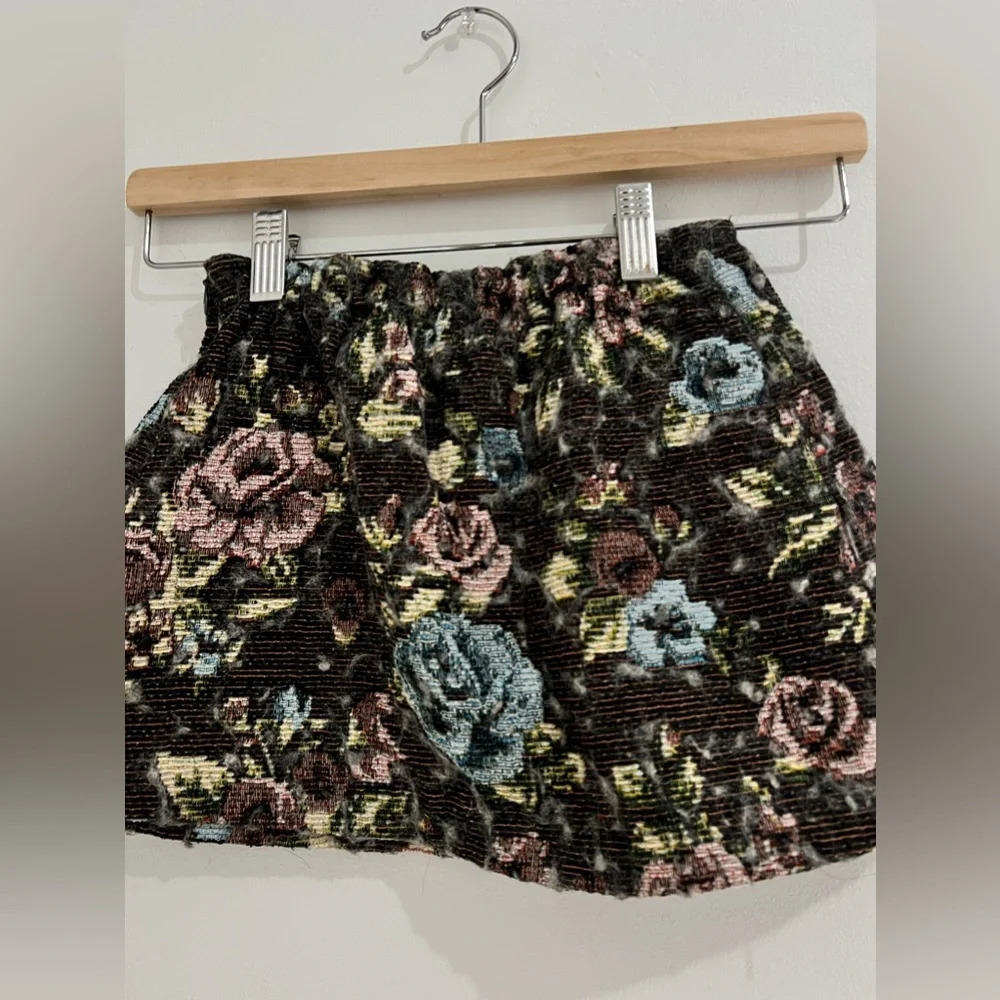 Zara kids Floral skirt Size 5/6